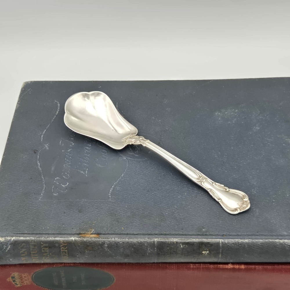 Vintage Pre 1950 Gorham Chantilly Sterling Silverā Sugar Shell Spoon 31g No Mono